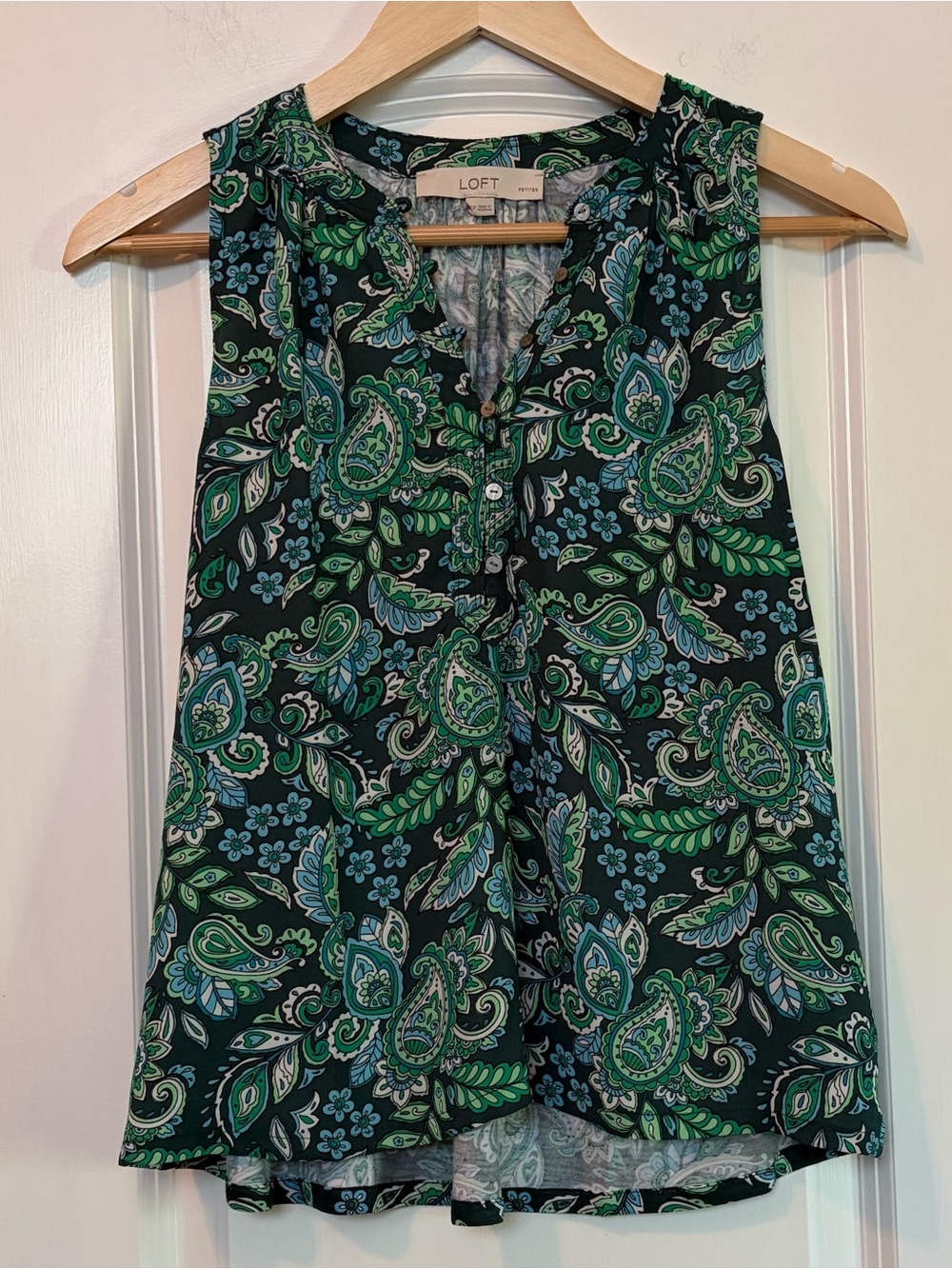 LOFT Green and Blue Paisley Ruffle V-Neck Sleeveless Top- Size Petite Small